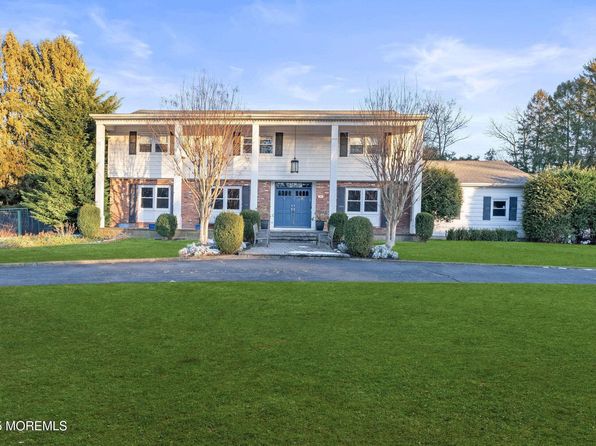 25 Surrey Ln
