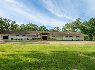 220 Jones Rd, Angleton, TX 77515