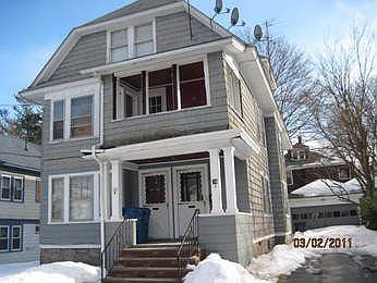 1st image of 26-26A Leslie St