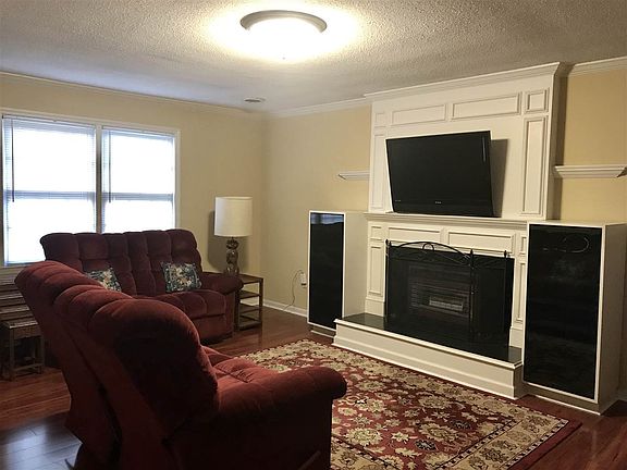 4th image of 110 Rockwood Dr