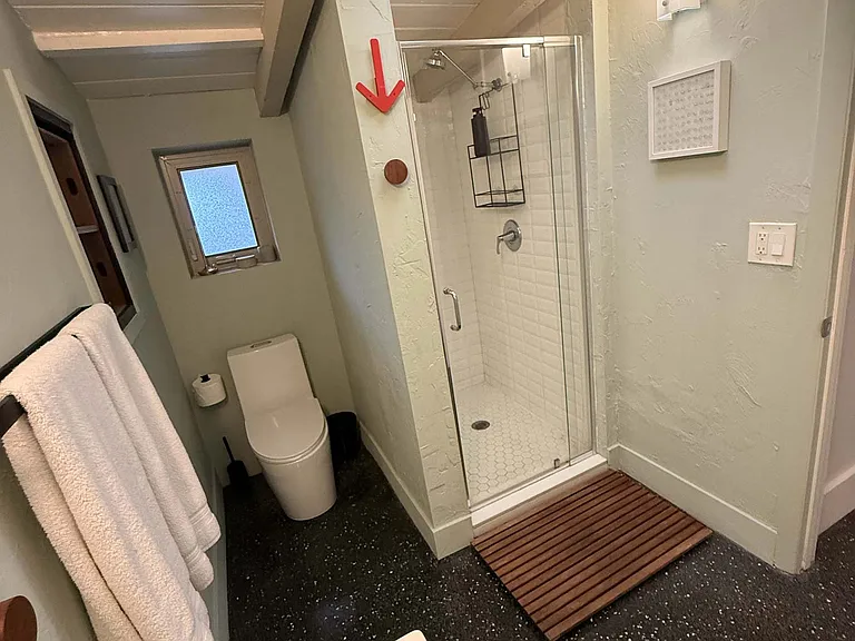 2755 Valencia Dr — Photo 13