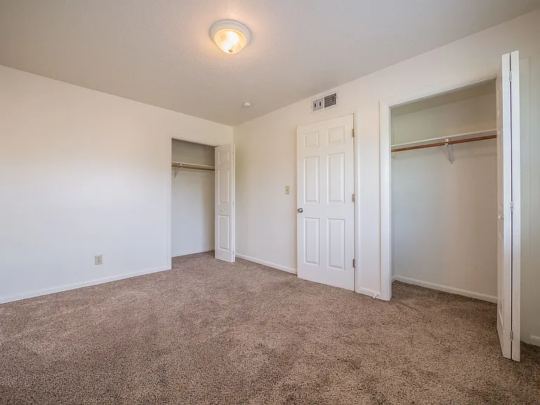 Campus View Apartments — Photo 37