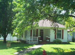 302 S Front St, Virginia, IL 62691