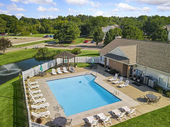 Columbia Woods Apartments Pool Facility