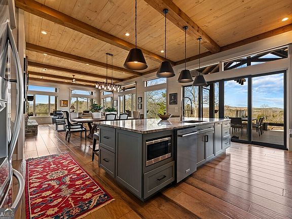 5th image of 1241 Scenic Dr