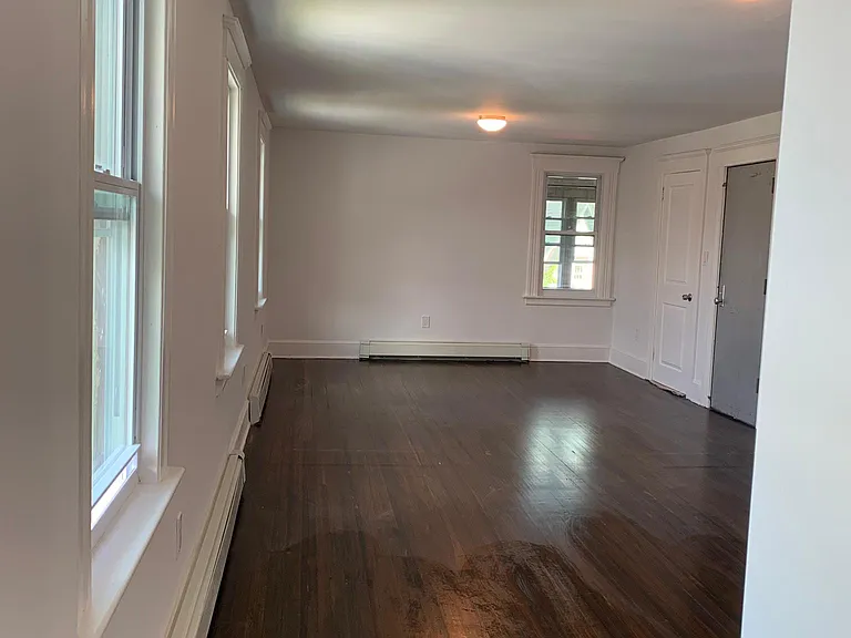 181 Grove St #2 — Photo 4