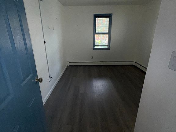 5th image of 28 Monroe St Floor 1
