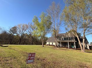 1408 Melwood Dr, Forest, MS 39074