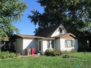 102 E Lewis Ave, Viborg, SD 57070