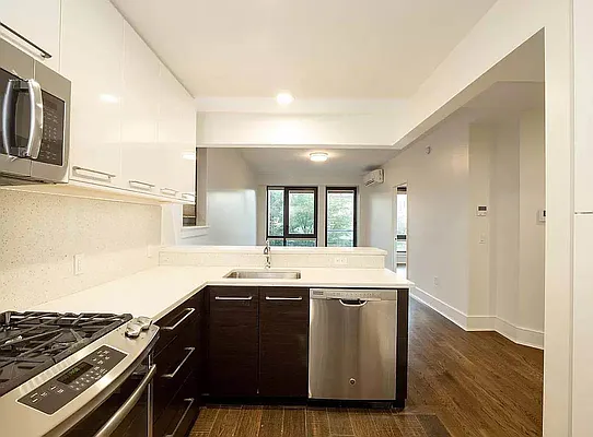 Rented by Contact Realty II Corp | media 1