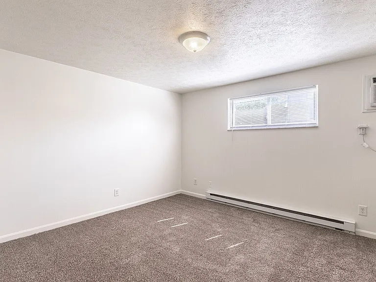 Broadmoor Apartments — Photo 10