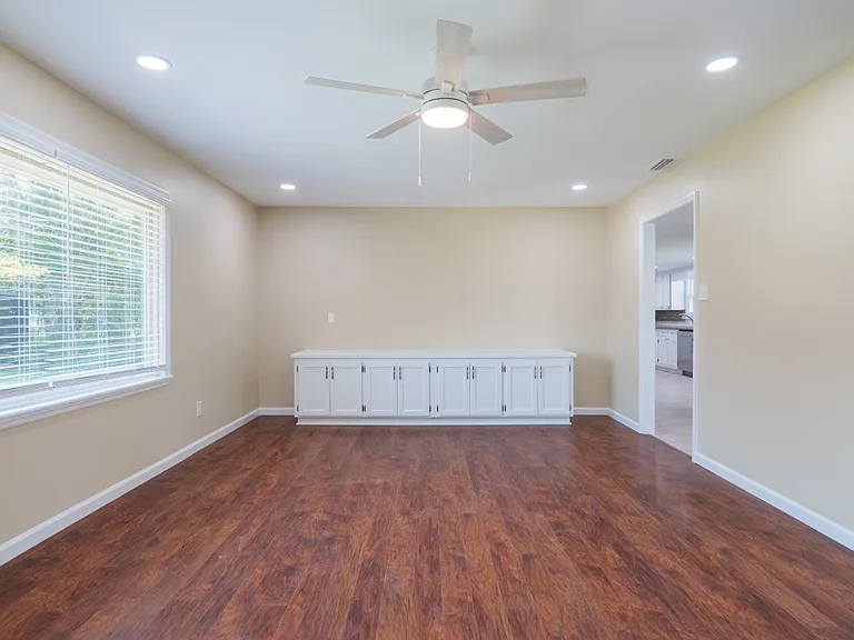 4104 Lantern Ln — Photo 5