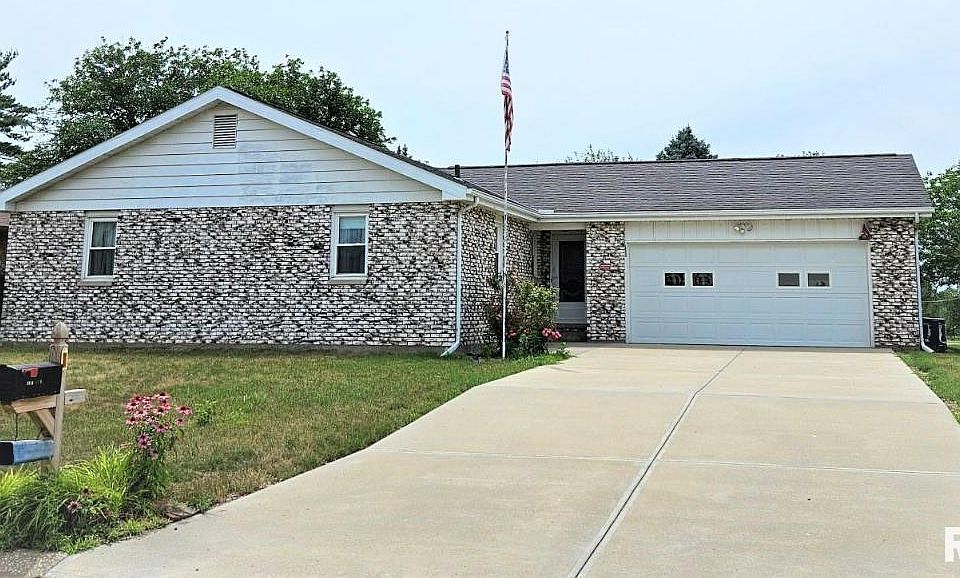 1st image of 2316 Saint Charles Dr