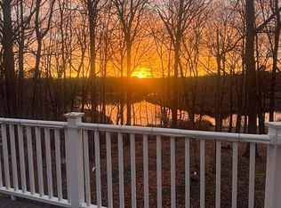 142 Northwynd Dr, Milford, PA 18337