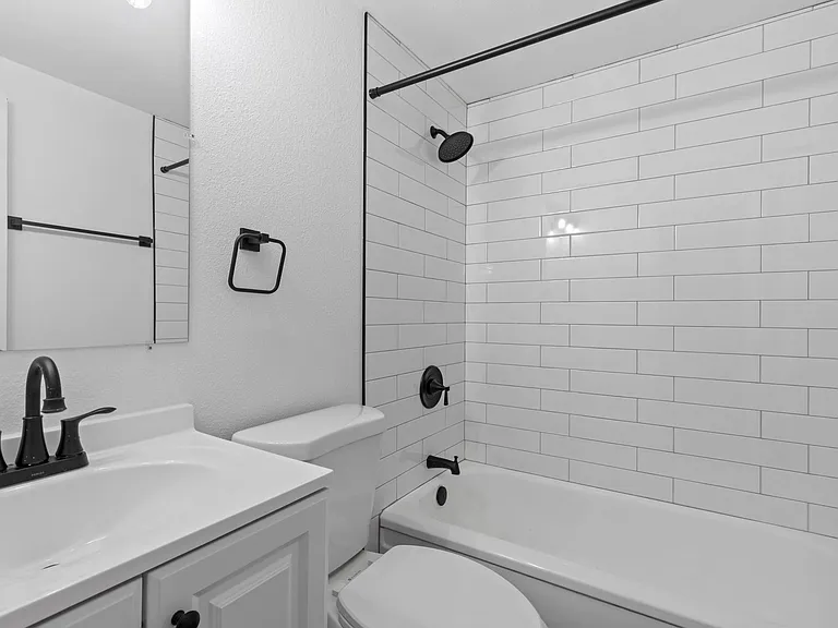 3523 S Cherokee St — Photo 8
