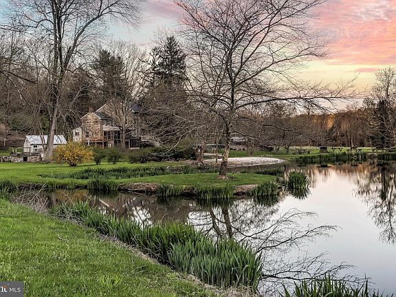 4th image of 1449 Corbett Rd