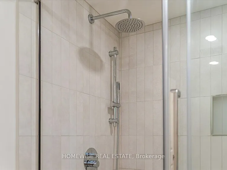 2182 Courtland Dr — Photo 34