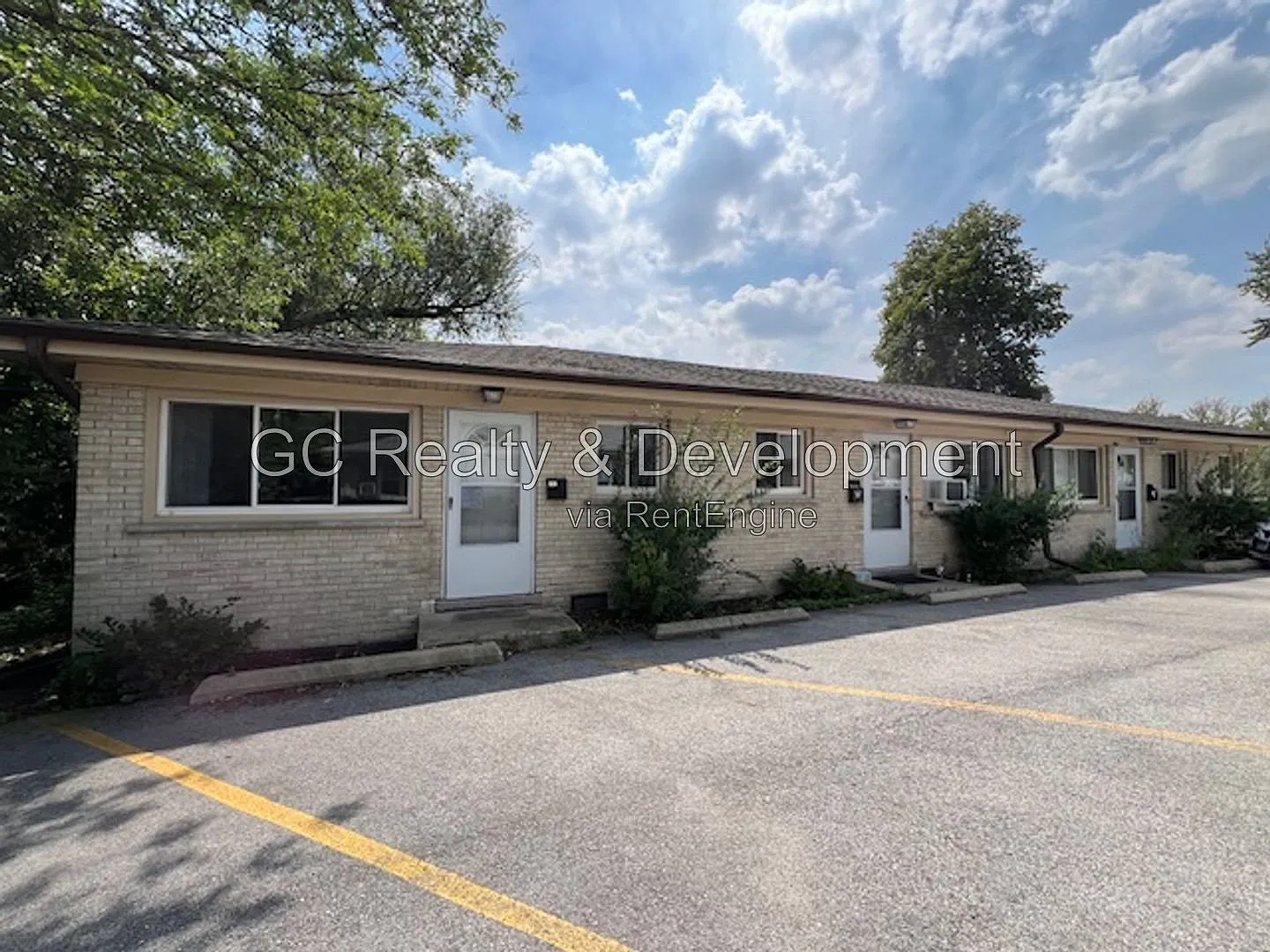 1 bed, 1.0 bath, 850 sqft, $1,400 — Photo 1