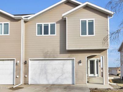 1739 Calgary Loop, Bismarck, ND, 58503