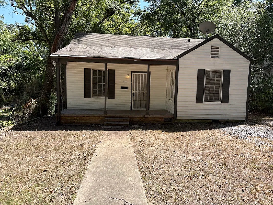 3 bed, 1.5 bath, 1240 sqft, $1,125 — Photo 1