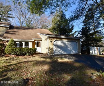 46 Old Coach Road, Clifton Park, NY, 12065