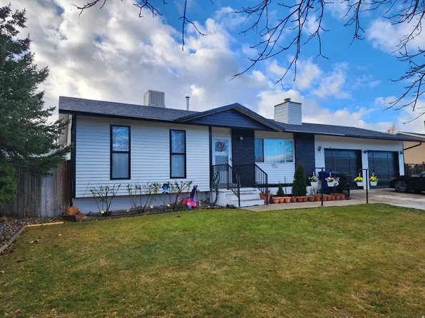 3759 W Ettenmore Cir, Salt Lake City, UT 84129