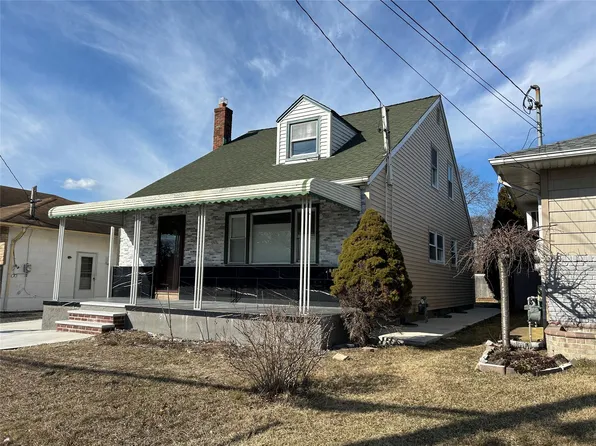 470 Coolidge Avenue, Rockville Centre, NY 11570