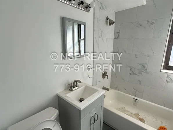 1360-301 W Touhy Ave, Chicago, IL