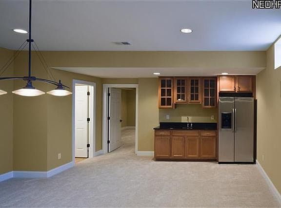 4th image of 180 Ashbourne Dr