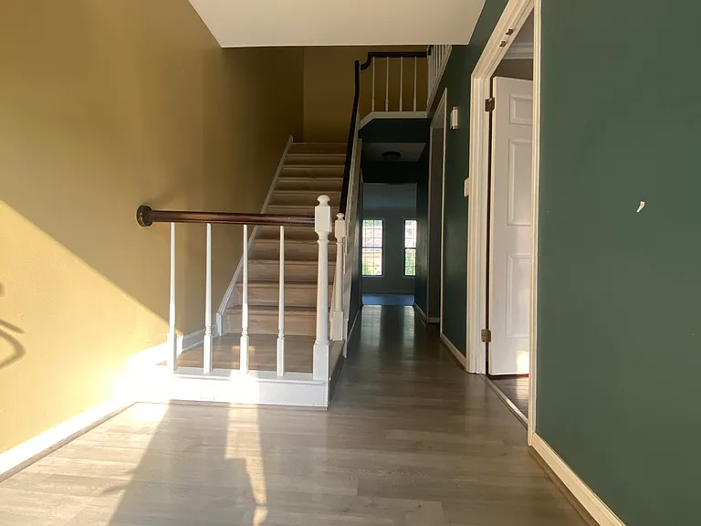 1404 Weatherstone Dr — Photo 3