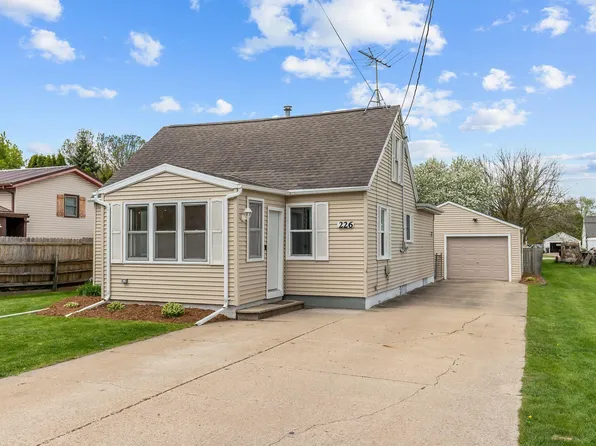 226 Gruenwald Ave, Neenah, WI 54956