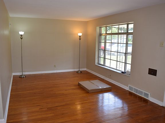 4th image of 7339 Idamor Ln