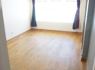 2868 N Milwaukee Ave #1R, Chicago, IL 60618