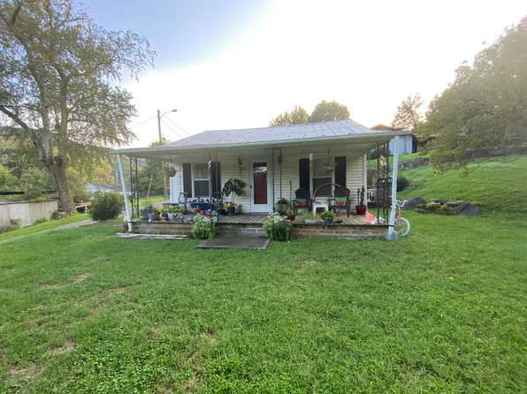 220 Lombard St, Gate City, VA 24251