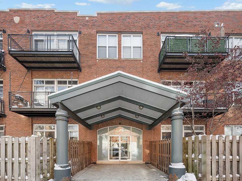 1st image of 2333 W Saint Paul Ave APT 333