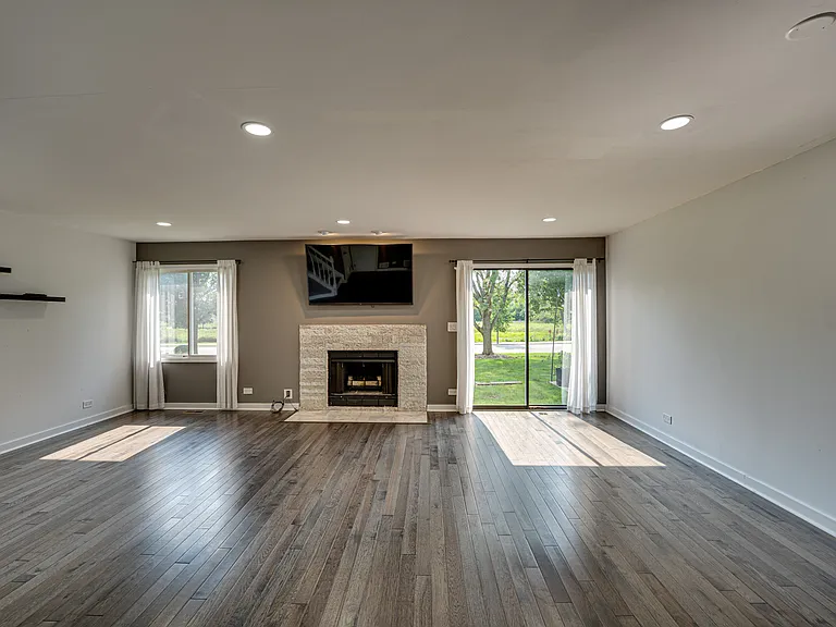 1633 Hilton Head Dr — Photo 4