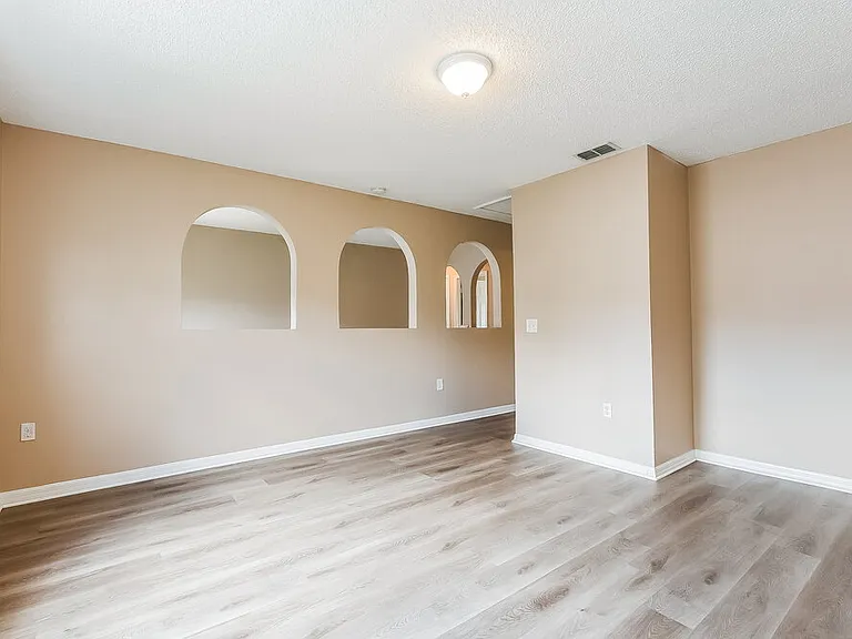 1113 Benan Ct — Photo 9