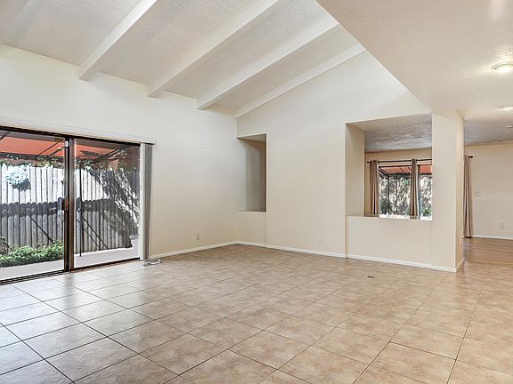 5th image of 7617 Vista Cedro Ct NE