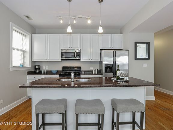 5th image of 1525 N Wicker Park Ave APT 2