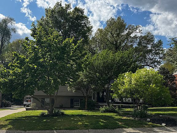 3rd image of 1919 Fawn Dr