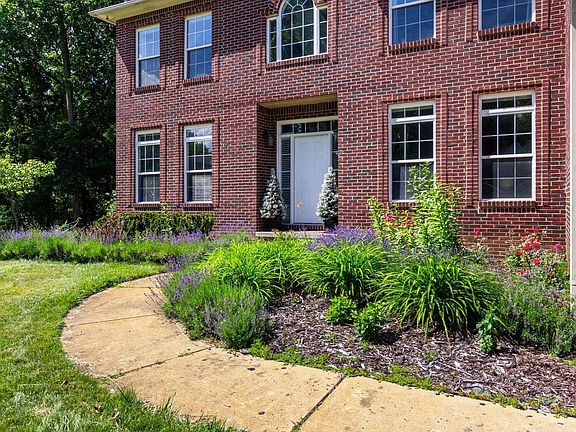 3rd image of 5426 Murray Ct