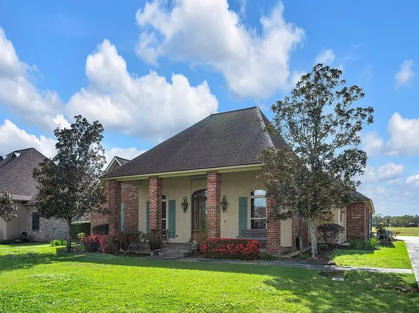210 Grand Lake Dr, Arnaudville, LA 70512