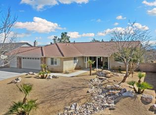 19581 Powhatan Rd, Apple Valley, CA 92308