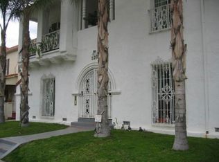 220 N Almont Dr APT 3, Beverly Hills, CA 90211
