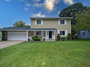 173 Marian Pkwy, Crystal Lake, IL 60014