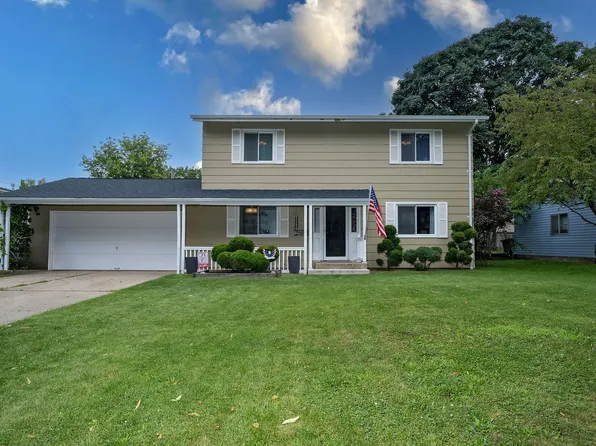173 Marian Pkwy, Crystal Lake, IL 60014