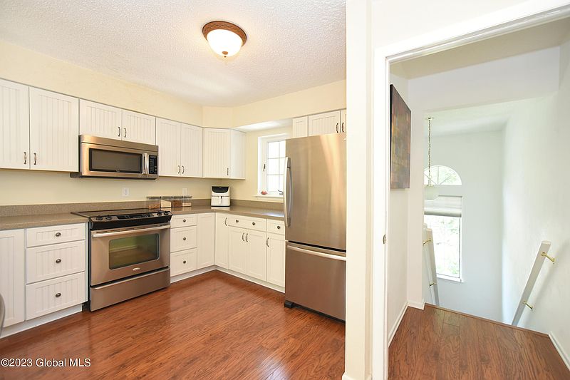 5th image of 4007 Foxwood Dr S
