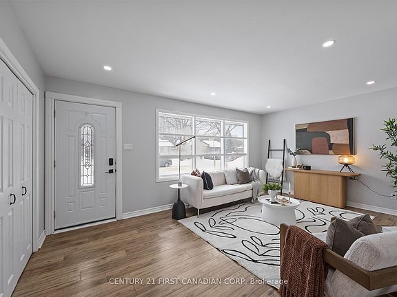 2nd image of 149 Jasper Cres