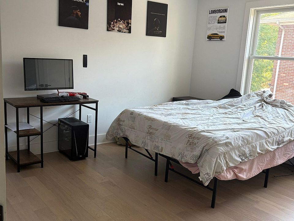 2nd image of 203A Queen Anne Rd