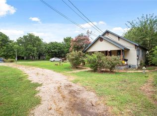 417 Giddings St, Lexington, TX 78947